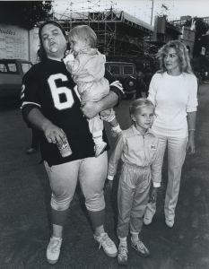 Meatloaf and family 1982, NY.jpg